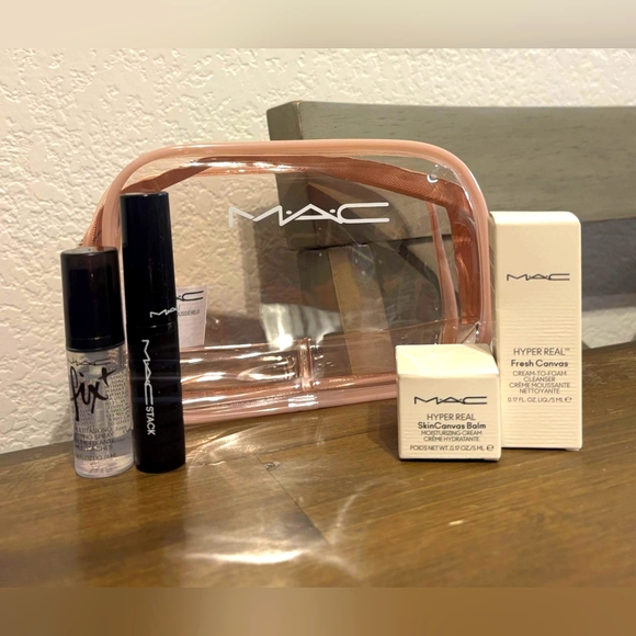 MAC Cosmetics Other - MAC 5 PIECE SET NEW!